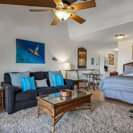 Kihei Bay Surf 208- Updated Partial Oceanview Studio Across From Beach Exterior photo