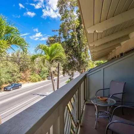 Kihei Bay Surf 208- Updated Partial Oceanview Studio Across From Beach Exterior photo